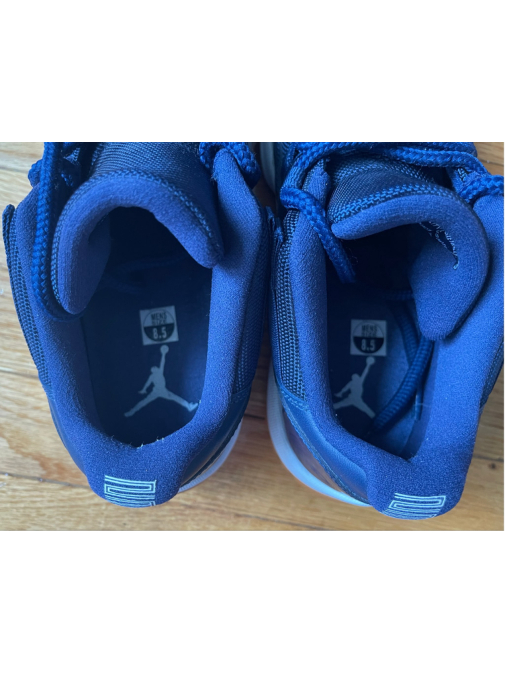 Men's Air Jordan 11 Retro Low ‘Navy Gum’ Sneakers Size 8.5 - Picture 8 of 8